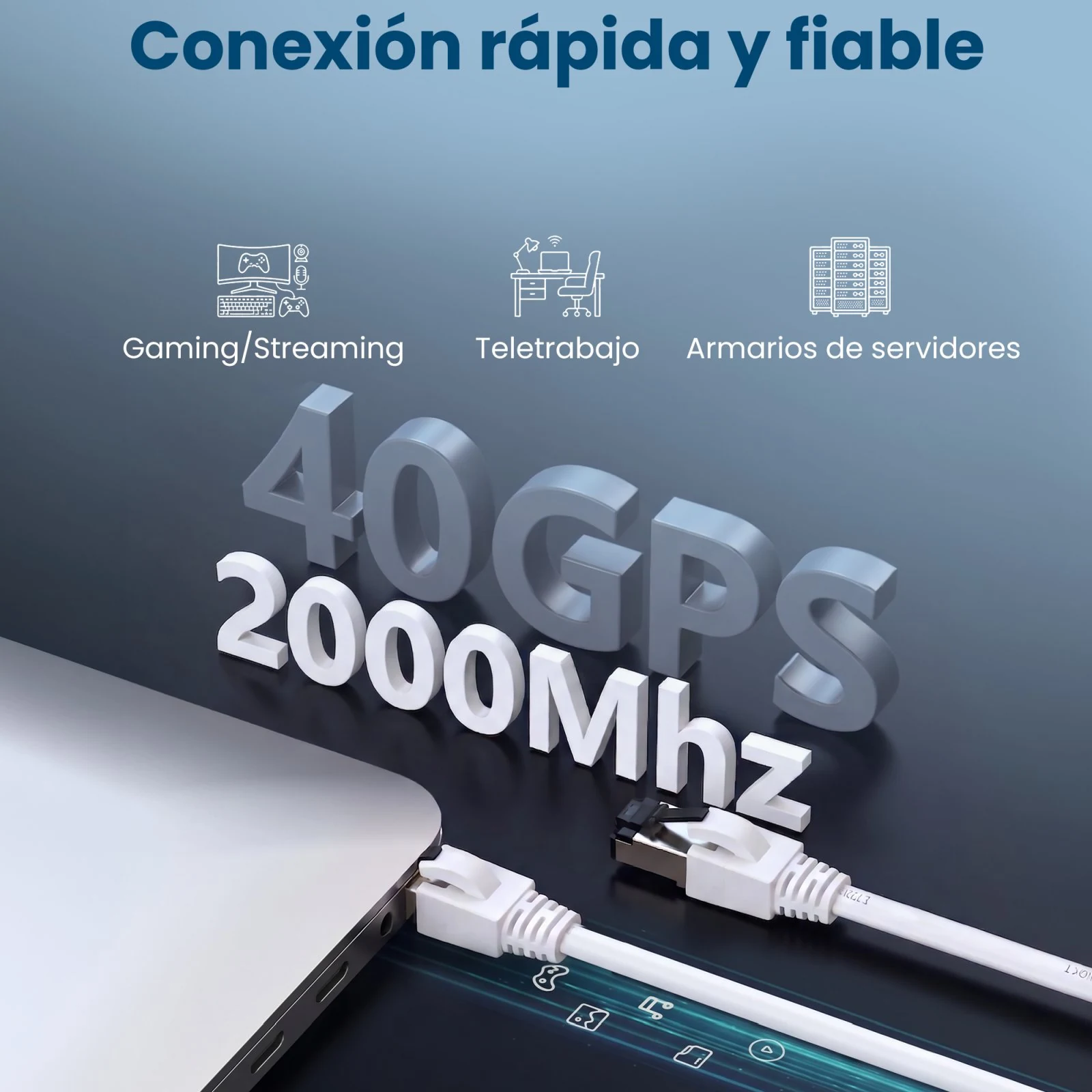 Patchcord RJ45 blanco conectado a un port&aacute;til y a un dispositivo de red sobre un escritorio