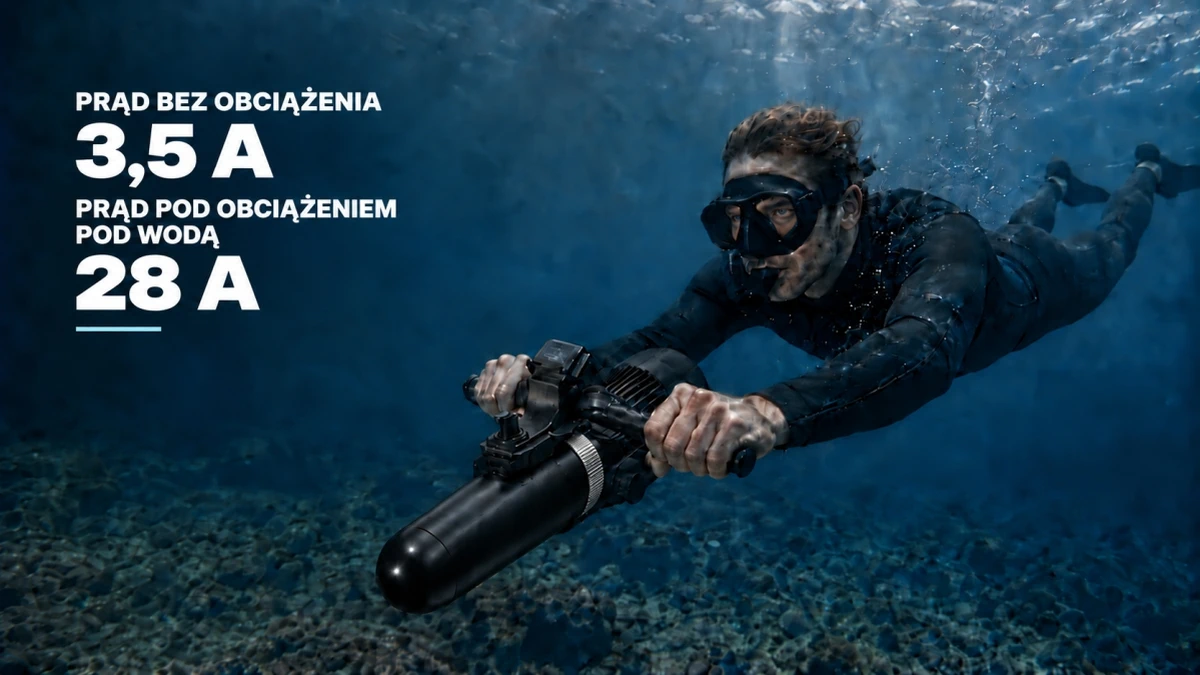 Osoba korzystająca z napędu Black Forest AQUAJET z uchwytem do nurkowania pod wodą.